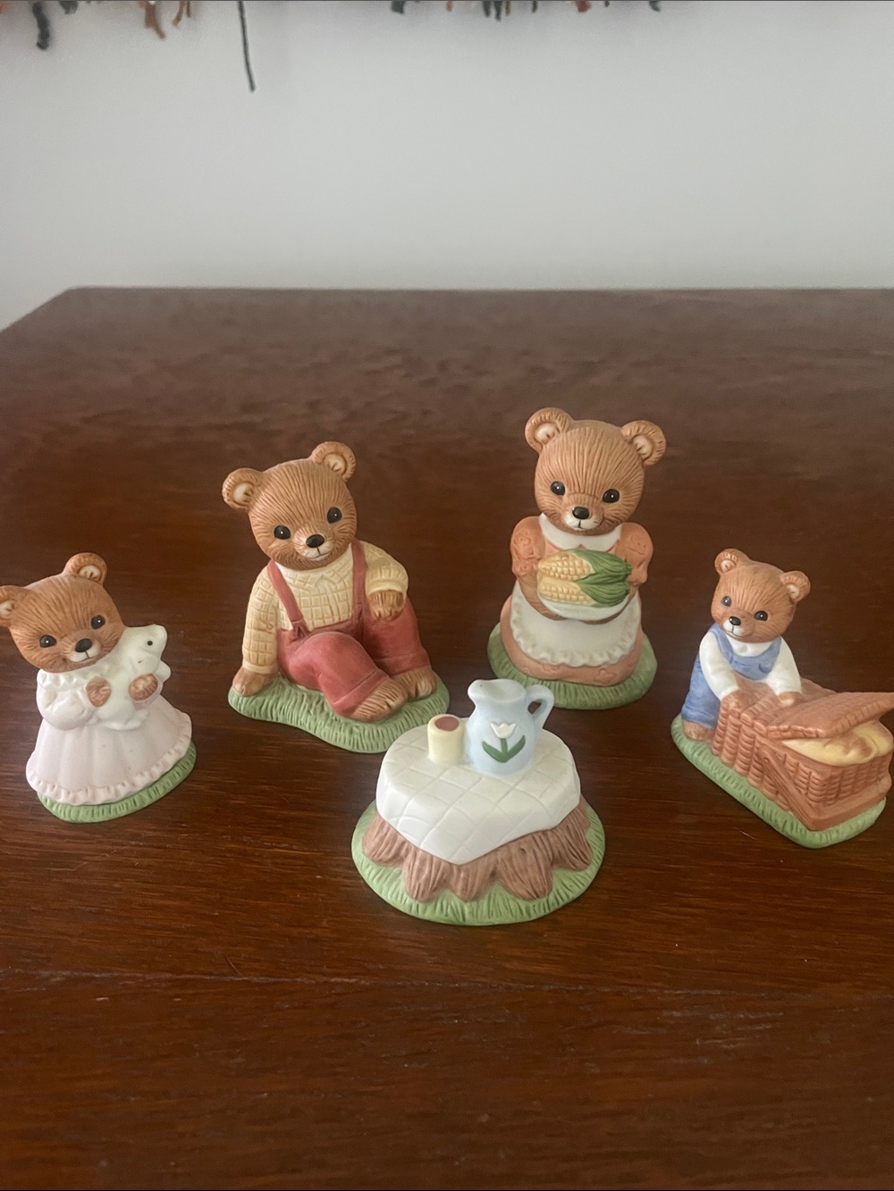 Vintage Ceramic Teddy Bear Figurine Set - Pastel Brown & Green